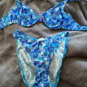NWOT size 5/6 floral bikini